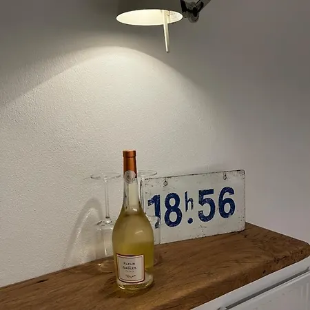 3 Burghof Mit Balkon Im Herzen Flensburgs