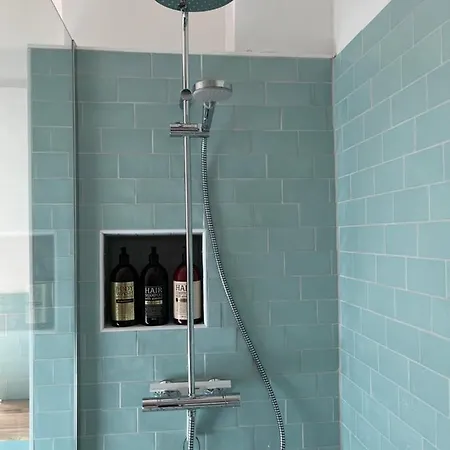 3 Burghof Mit Balkon Im Herzen Flensburgs *