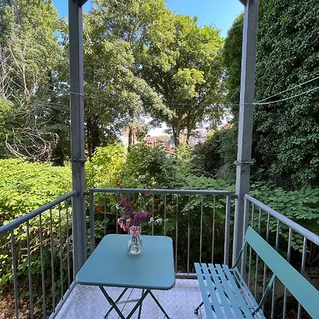 Historischer Burghof - Ruhig & Zentral - 3 Zimmer Mit Balkon * 弗伦斯堡