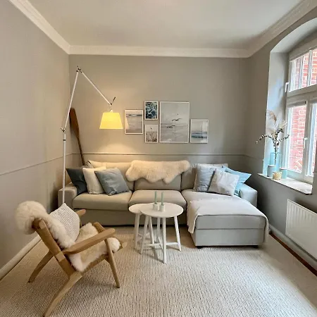 3 Burghof Mit Balkon Im Herzen Flensburgs *