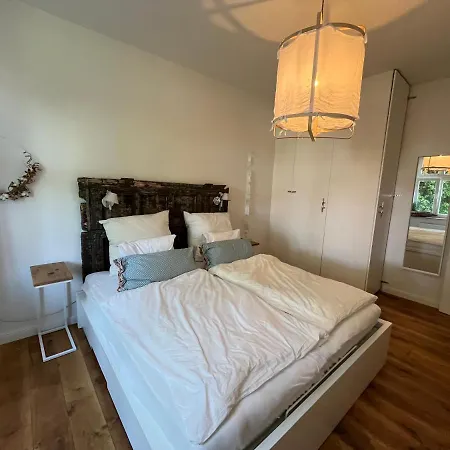 Historischer Burghof - Ruhig & Zentral - 3 Zimmer Mit Balkon * 弗伦斯堡